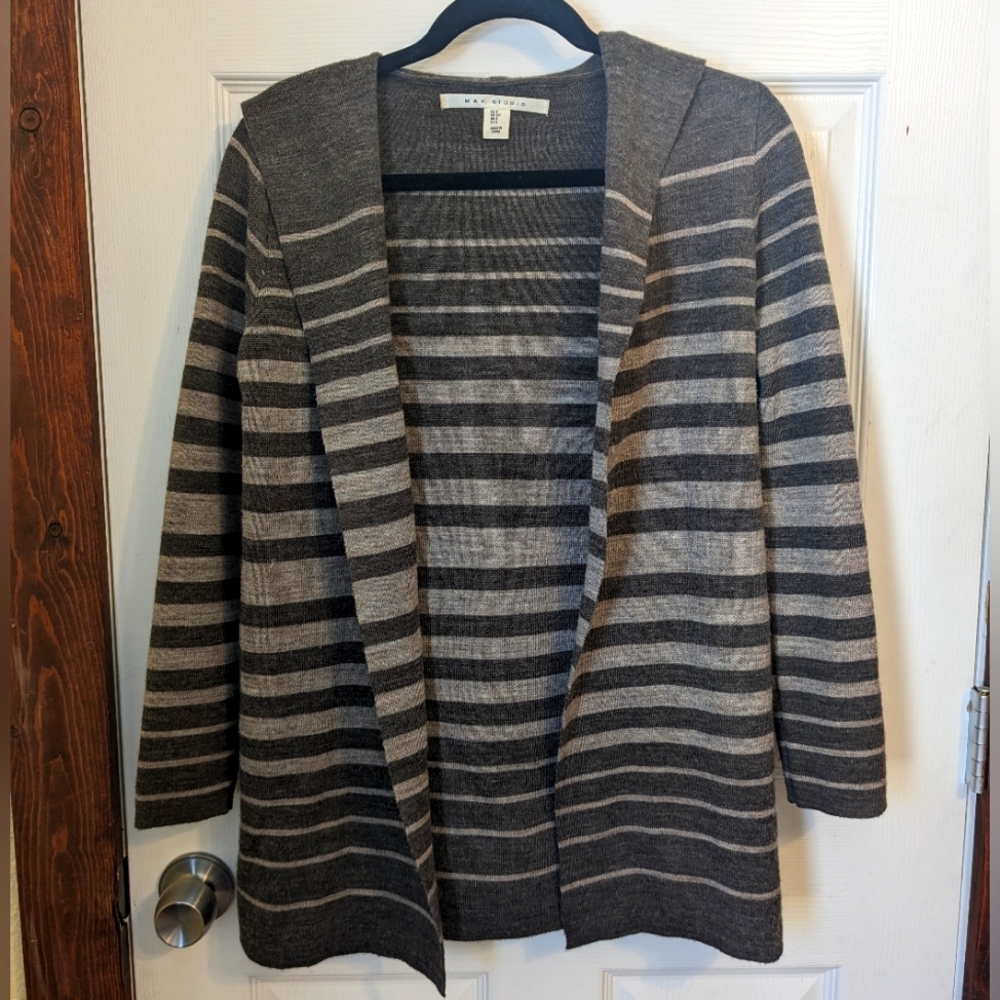 ✨ 3/$15 Max Studio Sweater (S)